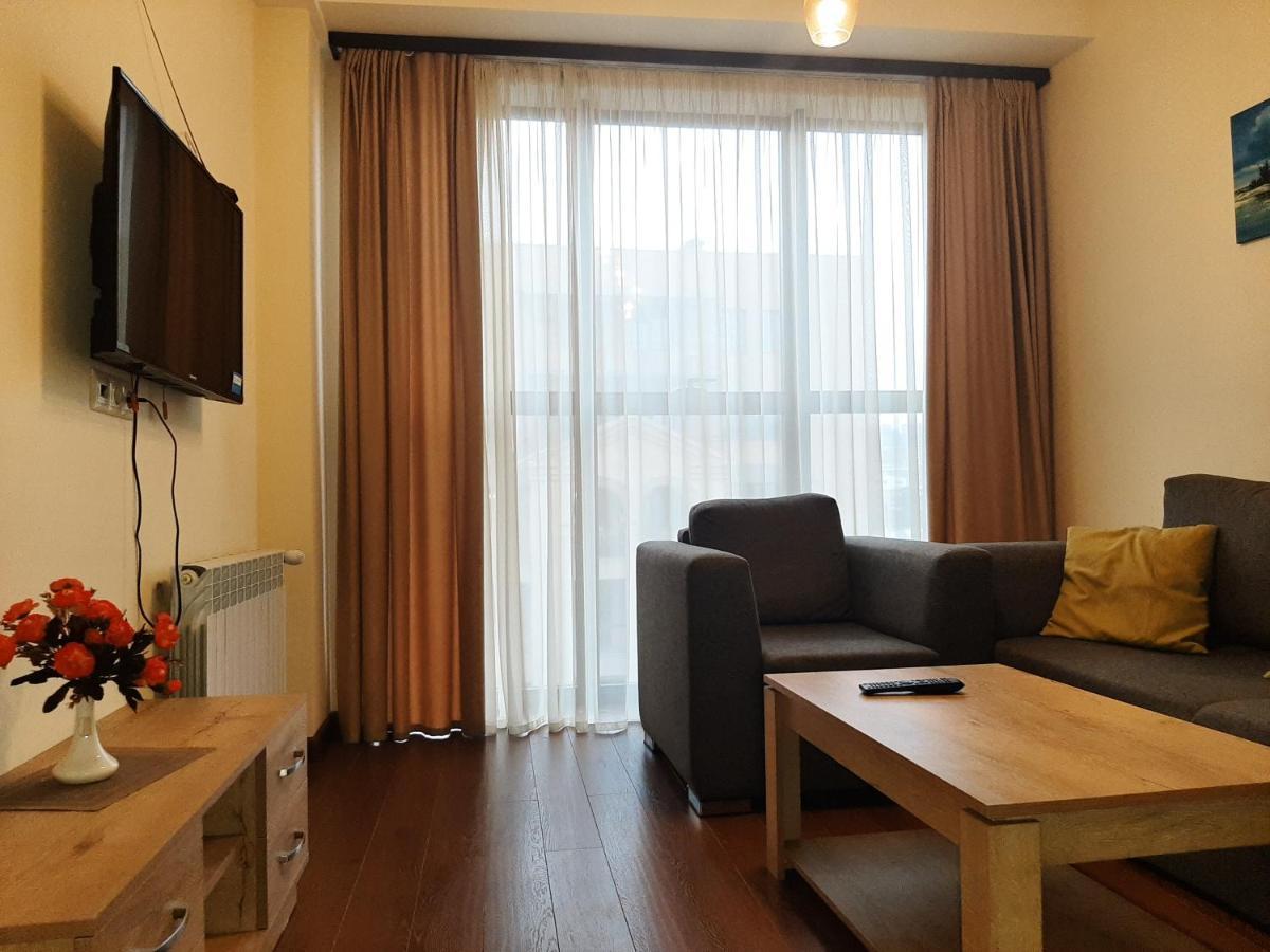 Pride Properties Welcomes You At 17 Buzant St 11-166 Yerevan Armenia 外观 照片