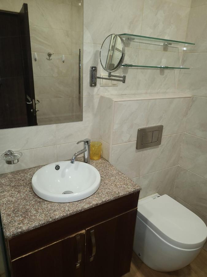 Pride Properties Welcomes You At 17 Buzant St 11-166 Yerevan Armenia 外观 照片