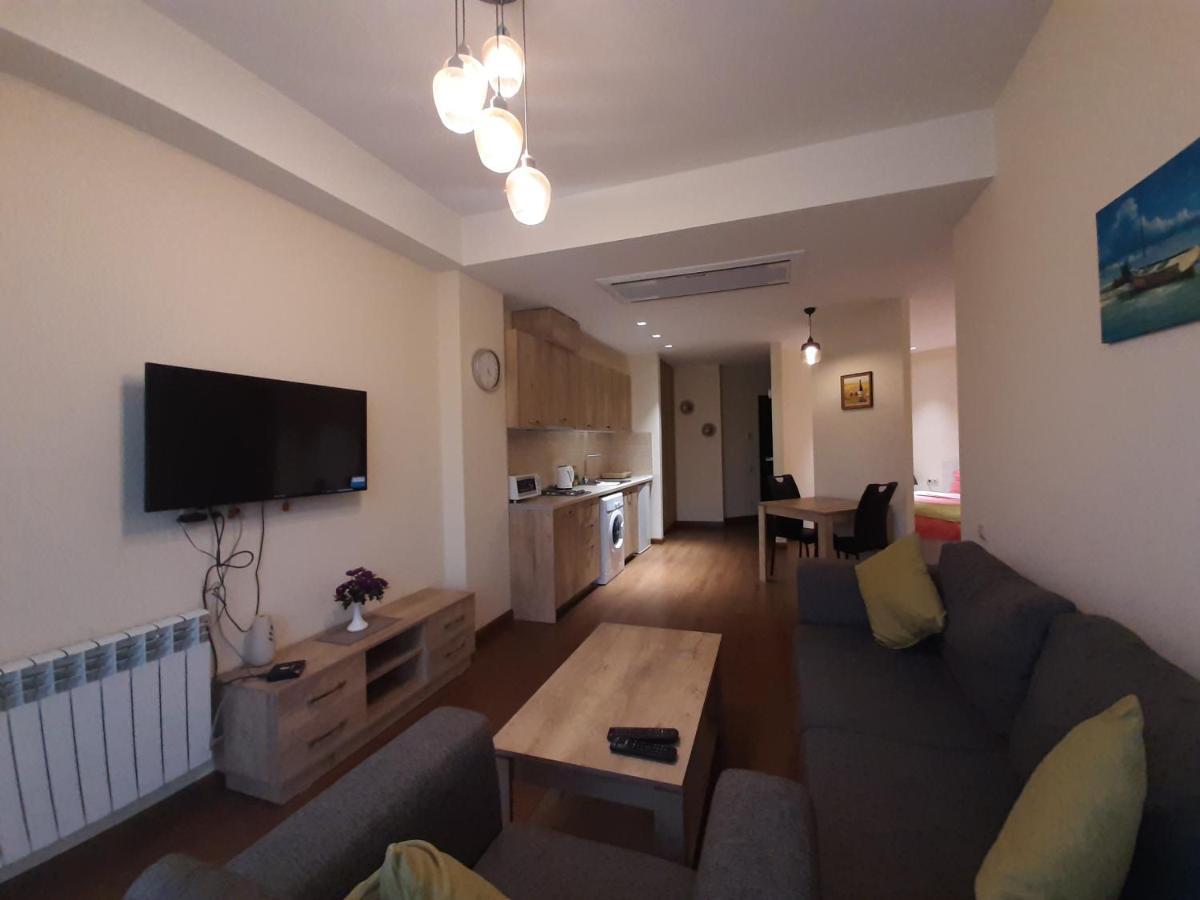 Pride Properties Welcomes You At 17 Buzant St 11-166 Yerevan Armenia 外观 照片